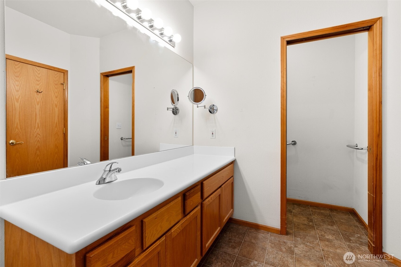 Lynden, Washington, 98264, United States, 3 Bedrooms Bedrooms, ,2 BathroomsBathrooms,Residential,Forsale,1965893