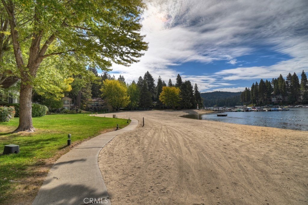 Lake Arrowhead, California, 92352, United States, 3 Bedrooms Bedrooms, ,2 BathroomsBathrooms,Residential,Forsale,2013215