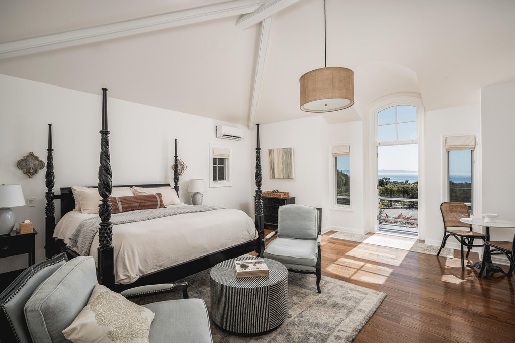 SANTA BARBARA, California, 93110, United States, 6 Bedrooms Bedrooms, ,7.5 BathroomsBathrooms,Residential,Forsale,1985950