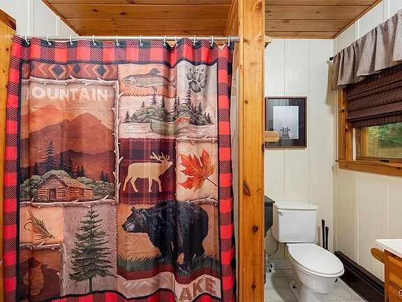 Eagle Bay, New York, 13331, United States, 3 Bedrooms Bedrooms, ,2 BathroomsBathrooms,Residential,Forsale,1969693