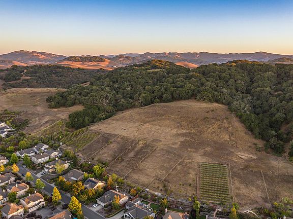 Petaluma, California, 94952, United States, 4 Bedrooms Bedrooms, ,3 BathroomsBathrooms,Residential,Forsale,1985922