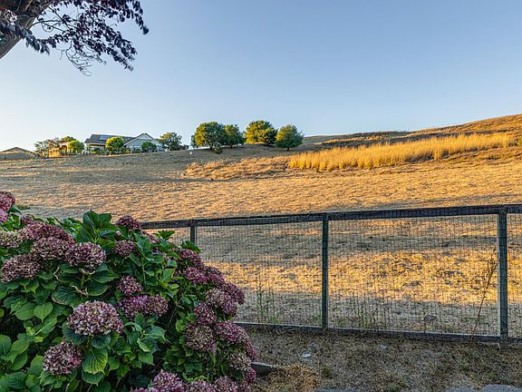 Petaluma, California, 94952, United States, 4 Bedrooms Bedrooms, ,3 BathroomsBathrooms,Residential,Forsale,1985922