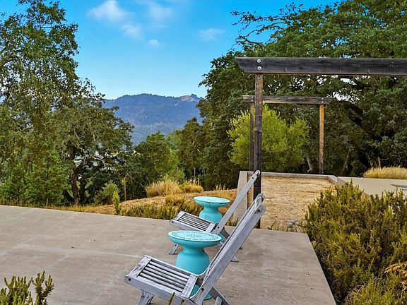 Cloverdale, California, 95425, United States, 3 Bedrooms Bedrooms, ,3 BathroomsBathrooms,Residential,Forsale,1985929