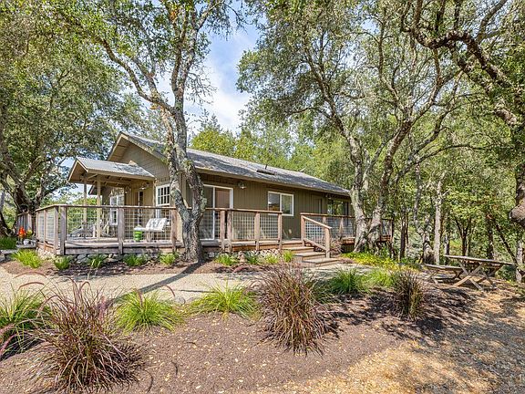 Healdsburg, California, 95448, United States, 3 Bedrooms Bedrooms, ,2 BathroomsBathrooms,Residential,Forsale,1985931