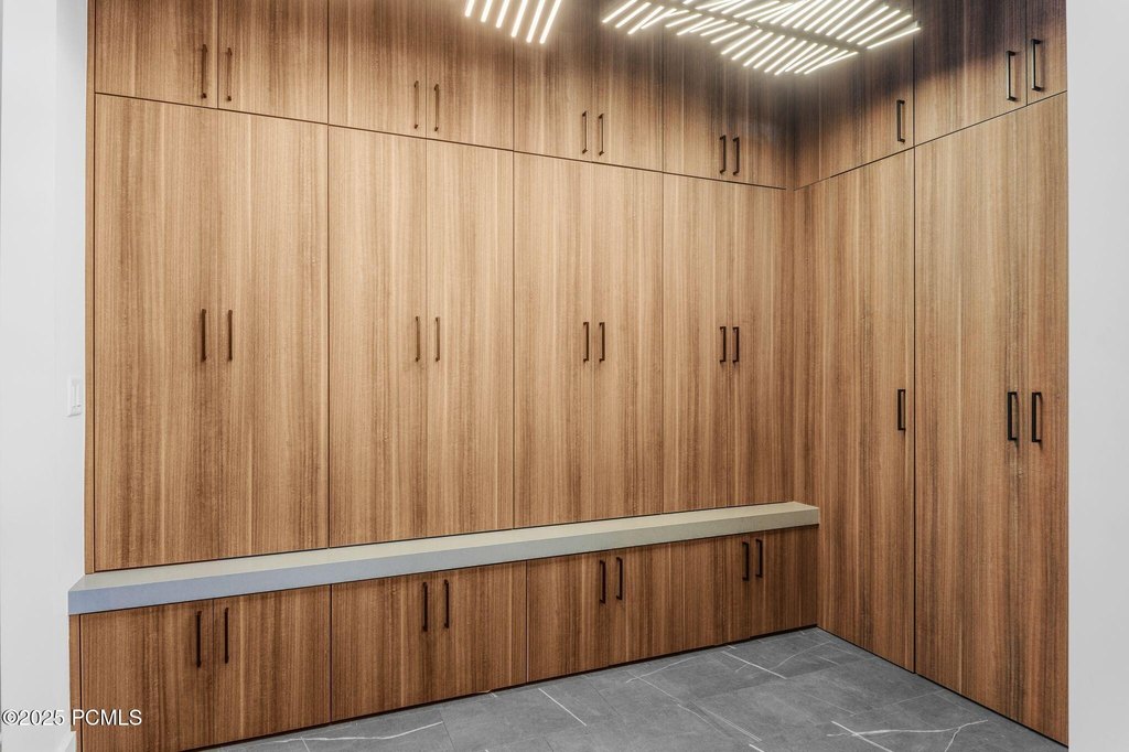 Park City, Utah, 84060, United States, 5 Bedrooms Bedrooms, ,4.5 BathroomsBathrooms,Residential,Forsale,2004724