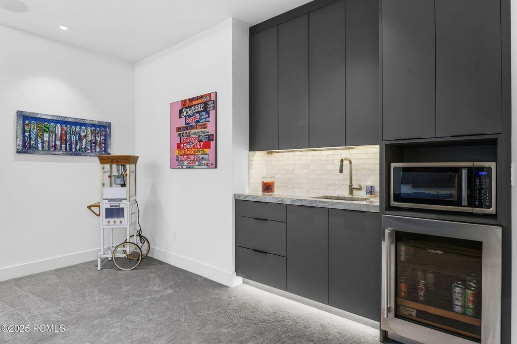 Park City, Utah, 84060, United States, 5 Bedrooms Bedrooms, ,4.5 BathroomsBathrooms,Residential,Forsale,2004724