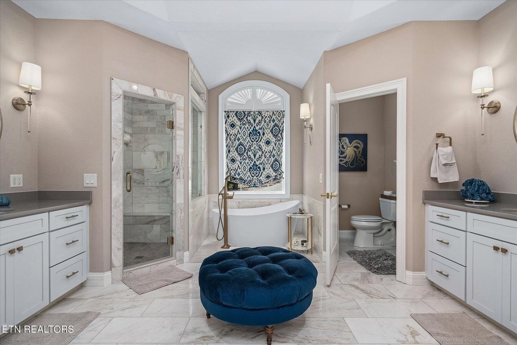 Fairfield Glade, Tennessee, 38558, United States, 5 Bedrooms Bedrooms, ,4.5 BathroomsBathrooms,Residential,Forsale,1907874