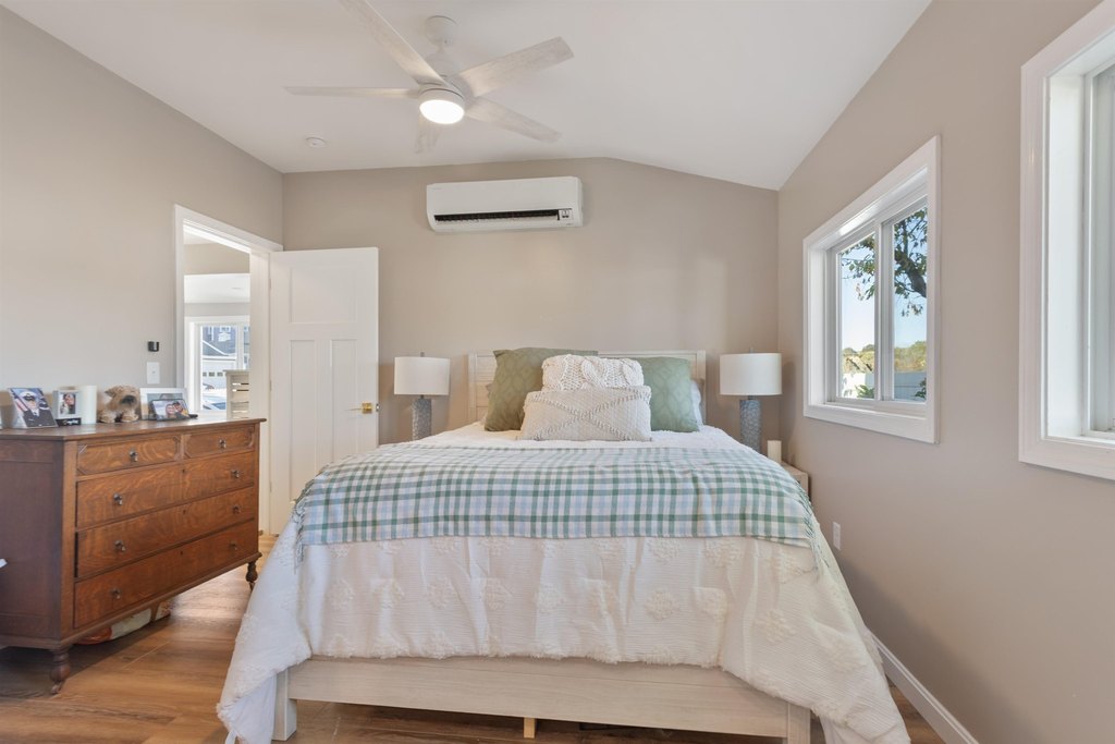 Portsmouth, New Hampshire, 03801, United States, 3 Bedrooms Bedrooms, ,2 BathroomsBathrooms,Residential,Forsale,2002416