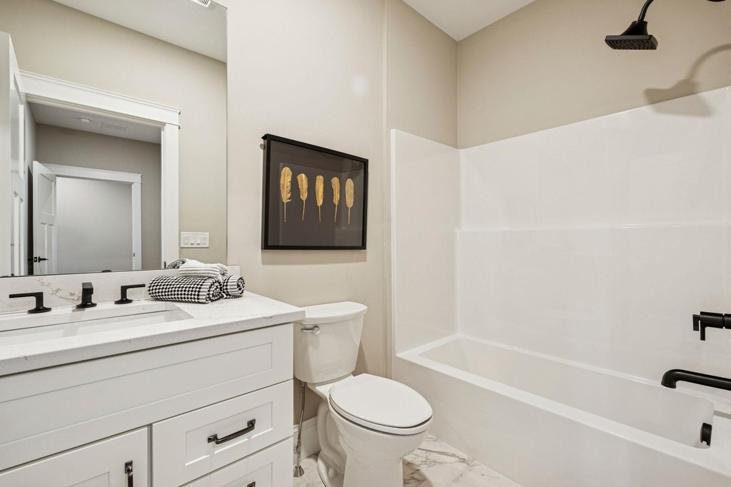 Newington, New Hampshire, 03801, United States, 4 Bedrooms Bedrooms, ,4.5 BathroomsBathrooms,Residential,Forsale,2002401