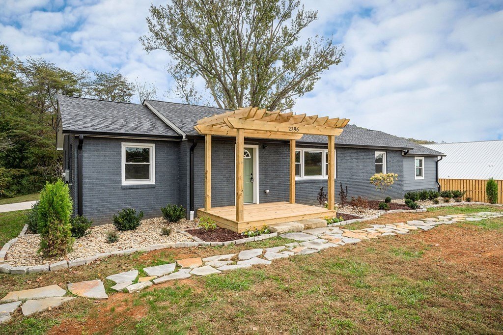 Cookeville, Tennessee, 38501, United States, 3 Bedrooms Bedrooms, ,3 BathroomsBathrooms,Residential,Forsale,1996597