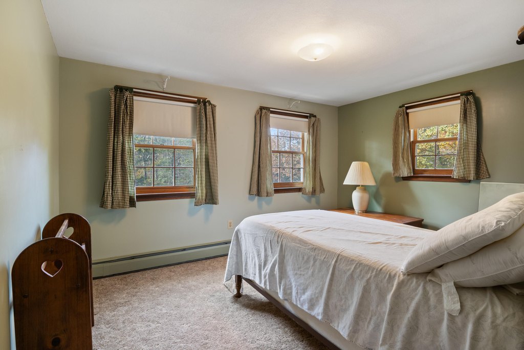 Eliot, Maine, 03903, United States, 4 Bedrooms Bedrooms, ,2 BathroomsBathrooms,Residential,Forsale,2002417