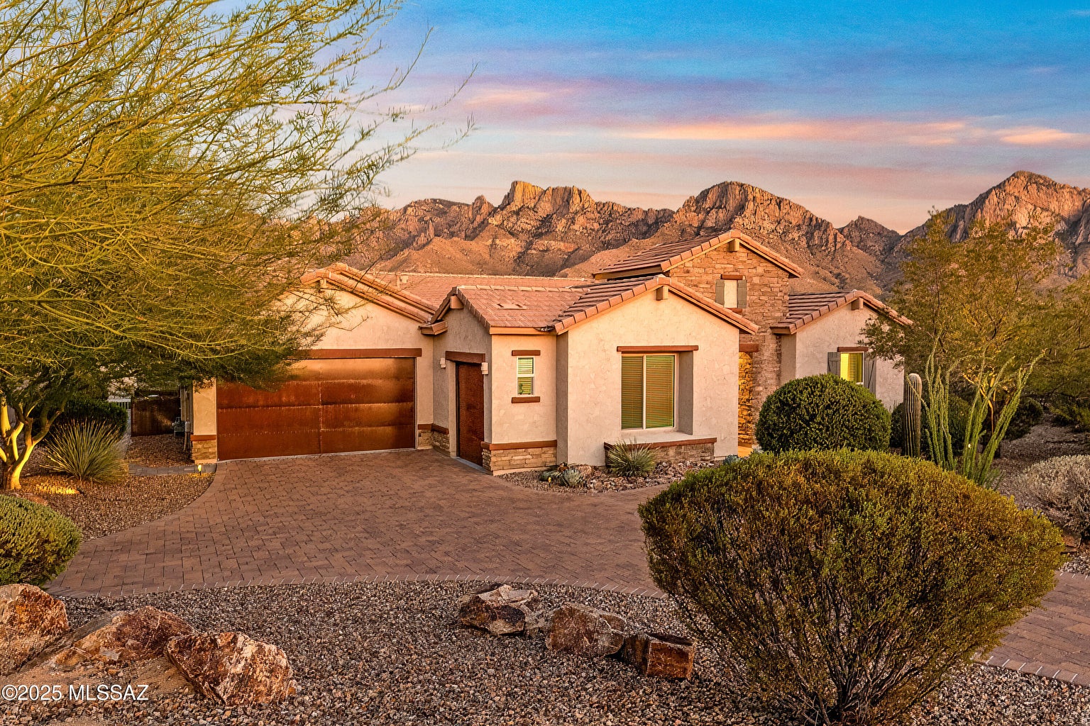 Tucson, Arizona, 85737, United States, 3 Bedrooms Bedrooms, ,4 BathroomsBathrooms,Residential,Forsale,1990093