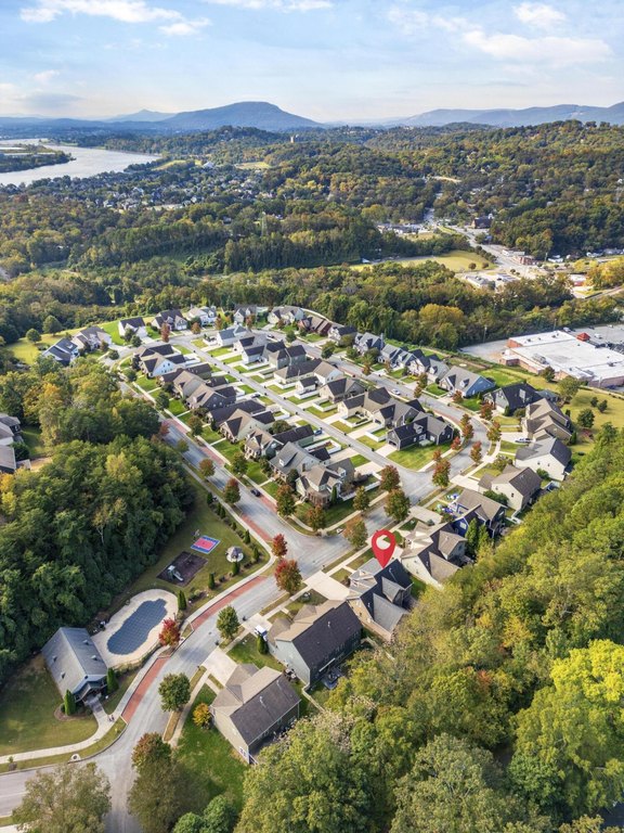 Chattanooga, Tennessee, 37415, United States, 4 Bedrooms Bedrooms, ,2.5 BathroomsBathrooms,Residential,Forsale,1995340