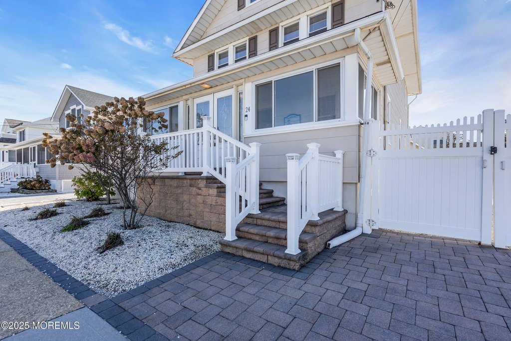 Lavallette, New Jersey, 08735, United States, 5 Bedrooms Bedrooms, ,3.5 BathroomsBathrooms,Residential,Forsale,2008467