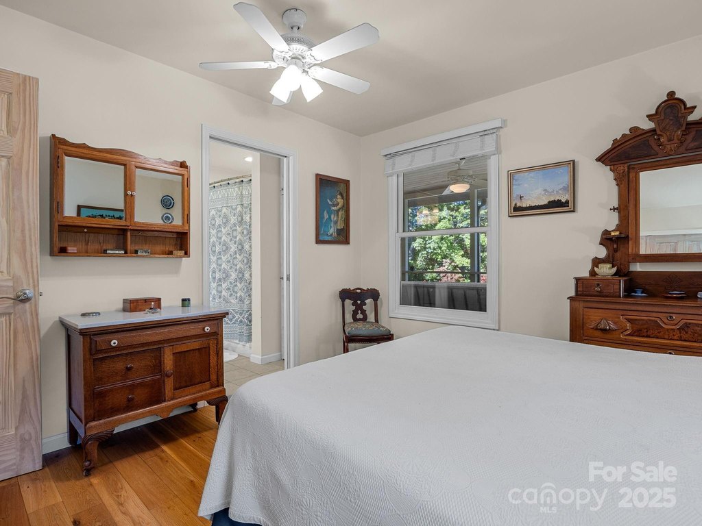 Landrum, South Carolina, 29356, United States, 2 Bedrooms Bedrooms, ,2.5 BathroomsBathrooms,Residential,Forsale,2004298