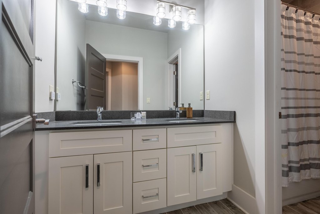 Harrison, Tennessee, 37341, United States, 4 Bedrooms Bedrooms, ,2.5 BathroomsBathrooms,Residential,Forsale,1922197