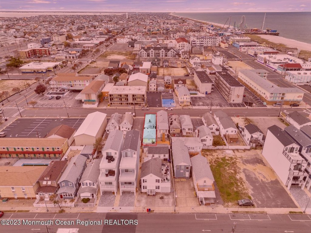 Seaside Heights, New Jersey, 08751, United States, 6 Bedrooms Bedrooms, ,3 BathroomsBathrooms,Residential,Forsale,2004842