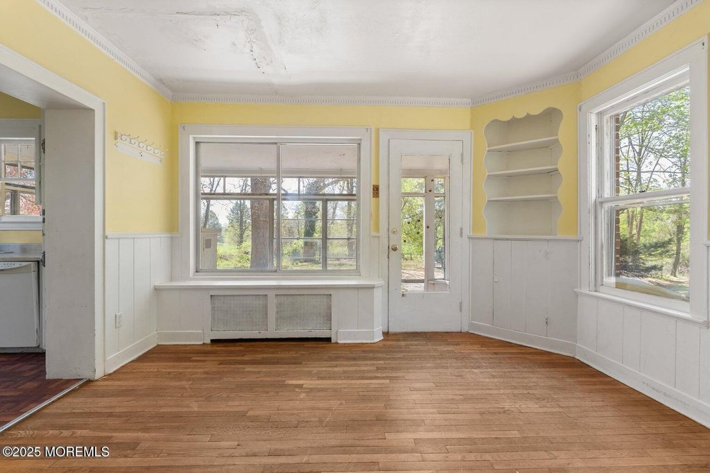 Eatontown, New Jersey, 07724, United States, 4 Bedrooms Bedrooms, ,2 BathroomsBathrooms,Residential,Forsale,1984569