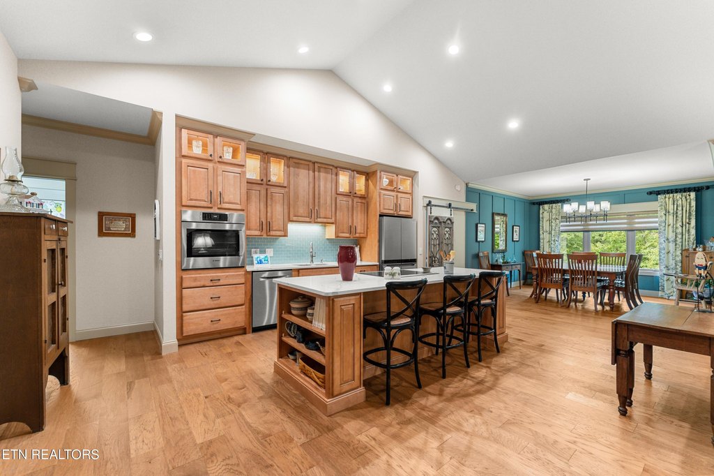 Crossville, Tennessee, 38558, United States, 4 Bedrooms Bedrooms, ,3 BathroomsBathrooms,Residential,Forsale,1952849