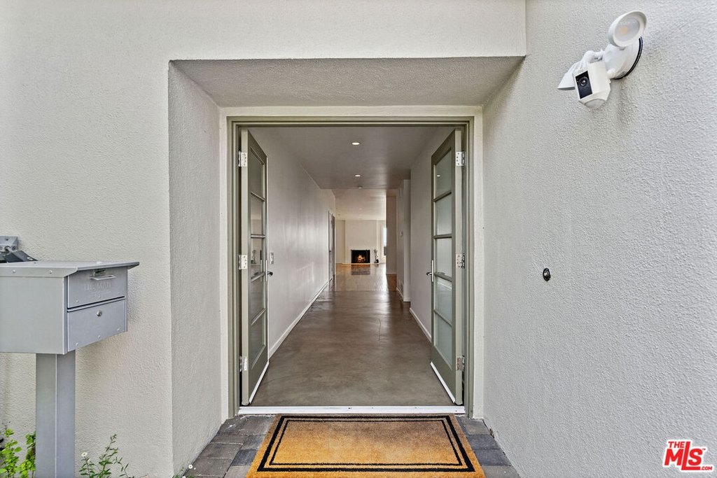 Malibu, California, 90265, United States, 4 Bedrooms Bedrooms, ,3 BathroomsBathrooms,Residential,Forsale,2009629