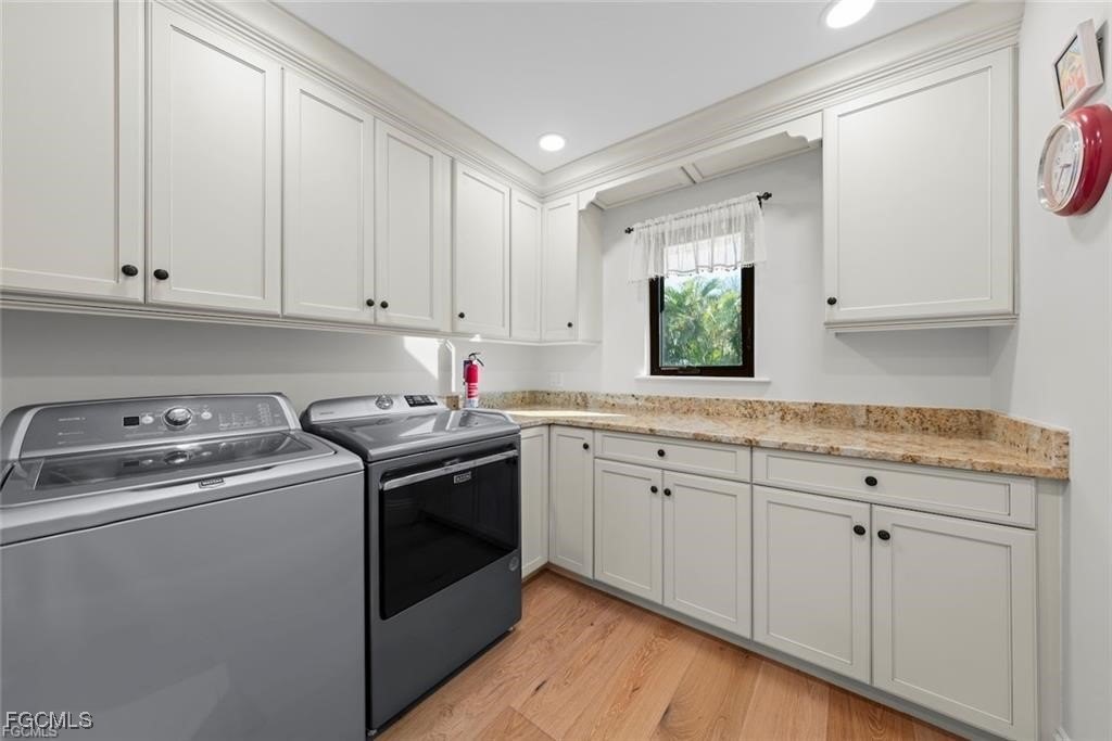 Sanibel, Florida, 33957, United States, 3 Bedrooms Bedrooms, ,3 BathroomsBathrooms,Residential,Forsale,1998642