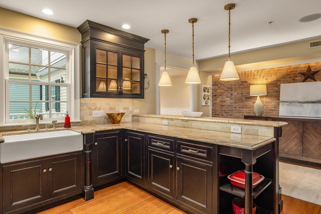 Portsmouth, New Hampshire, 03801, United States, 8 Bedrooms Bedrooms, ,8.5 BathroomsBathrooms,Residential,Forsale,2002395