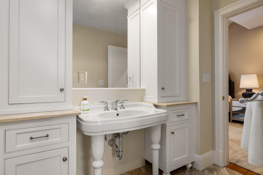 Portsmouth, New Hampshire, 03801, United States, 8 Bedrooms Bedrooms, ,8.5 BathroomsBathrooms,Residential,Forsale,2002395