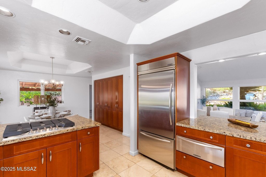 Tucson, Arizona, 85718, United States, 4 Bedrooms Bedrooms, ,3 BathroomsBathrooms,Residential,Forsale,1990373