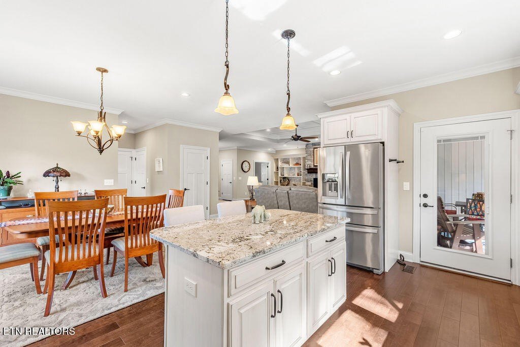 Loudon, Tennessee, 37774, United States, 3 Bedrooms Bedrooms, ,2 BathroomsBathrooms,Residential,Forsale,1999458