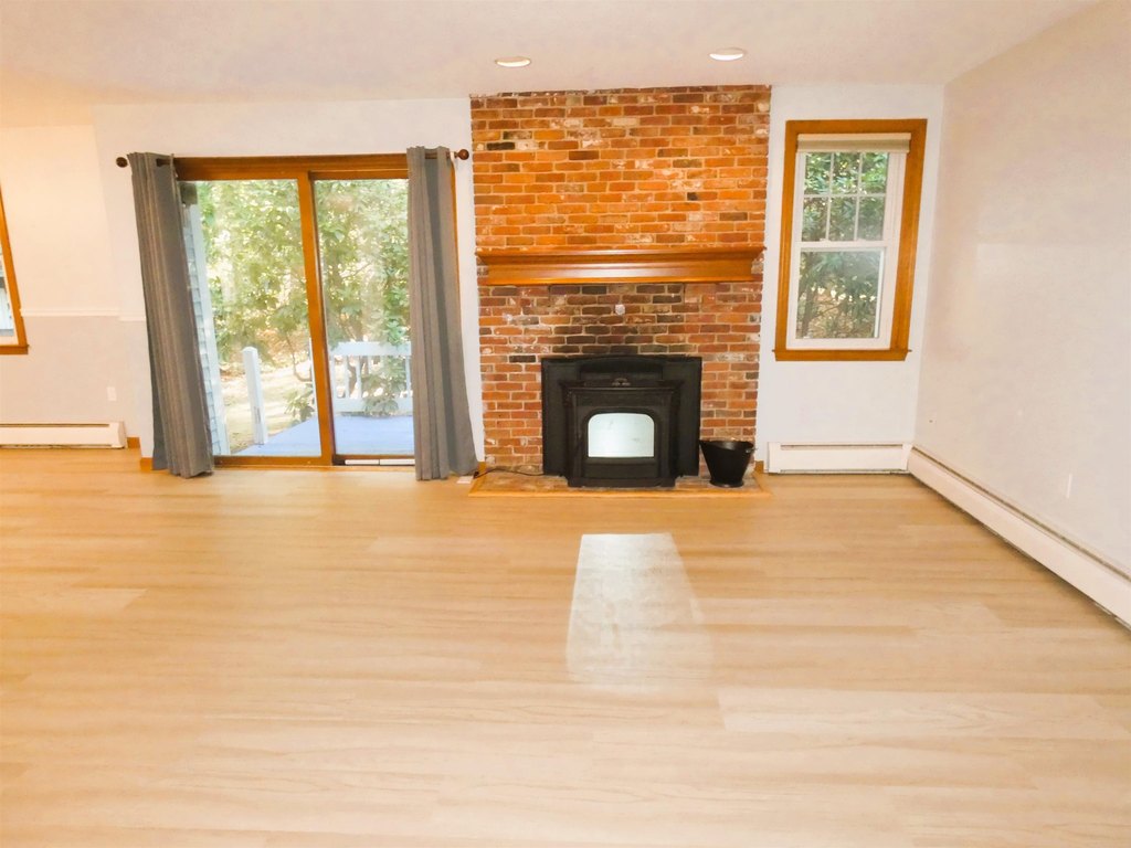 Laconia, New Hampshire, 03246, United States, 3 Bedrooms Bedrooms, ,2.5 BathroomsBathrooms,Residential,Forsale,1968469