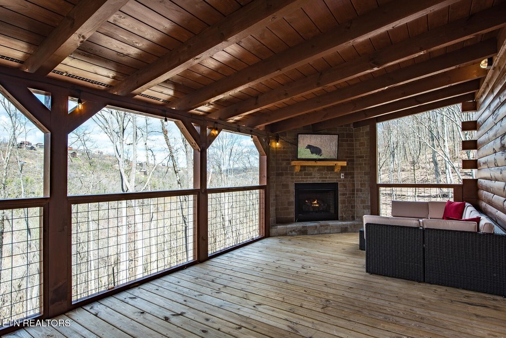 Gatlinburg, Tennessee, 37738, United States, 4 Bedrooms Bedrooms, ,4 BathroomsBathrooms,Residential,Forsale,1910238