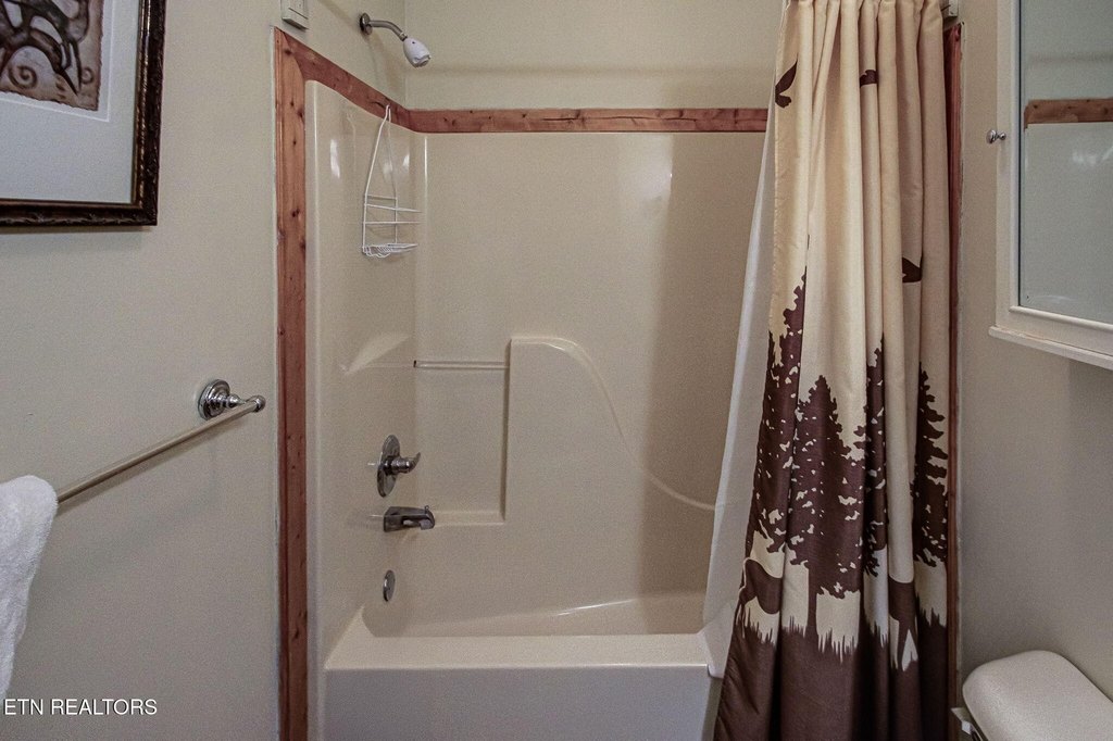 Sevierville, Tennessee, 37862, United States, 3 Bedrooms Bedrooms, ,3 BathroomsBathrooms,Residential,Forsale,1973612