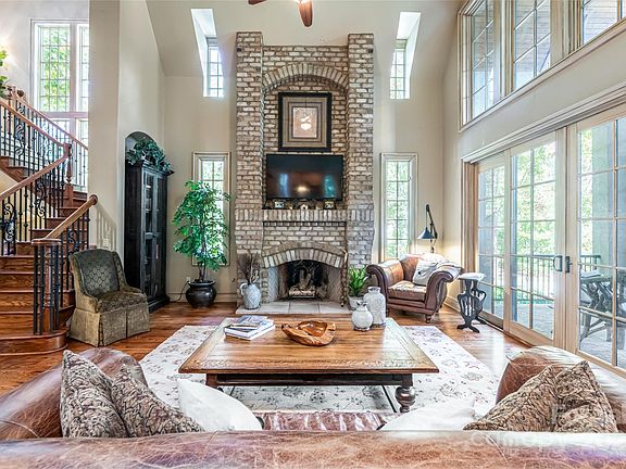 Asheville, North Carolina, 28803, United States, 4 Bedrooms Bedrooms, ,4 BathroomsBathrooms,Residential,Forsale,1986012