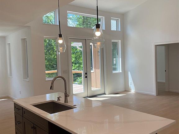 Flat Rock, North Carolina, 28731, United States, 3 Bedrooms Bedrooms, ,2 BathroomsBathrooms,Residential,Forsale,1985997