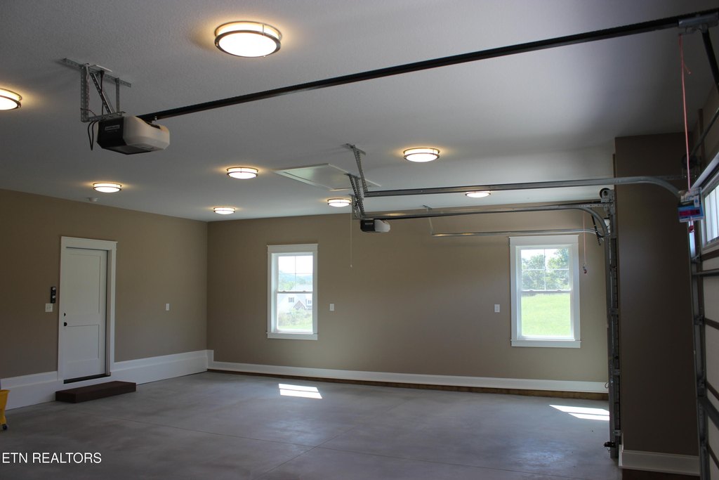 Madisonville, Tennessee, 37354, United States, 3 Bedrooms Bedrooms, ,3 BathroomsBathrooms,Residential,Forsale,1893807