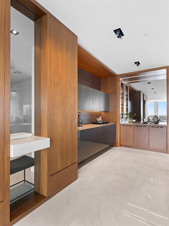 Fort Lauderdale, Florida, 33304, United States, 3 Bedrooms Bedrooms, ,3.5 BathroomsBathrooms,Residential,Forsale,1994074