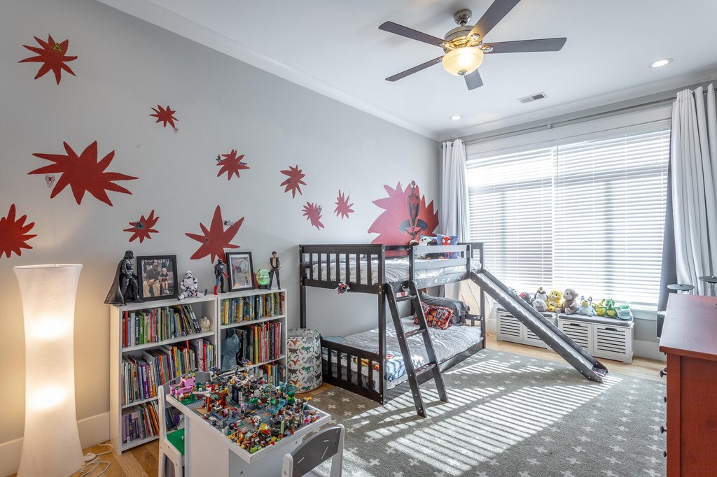 Chattanooga, Tennessee, 37405, United States, 4 Bedrooms Bedrooms, ,3.5 BathroomsBathrooms,Residential,Forsale,1995329