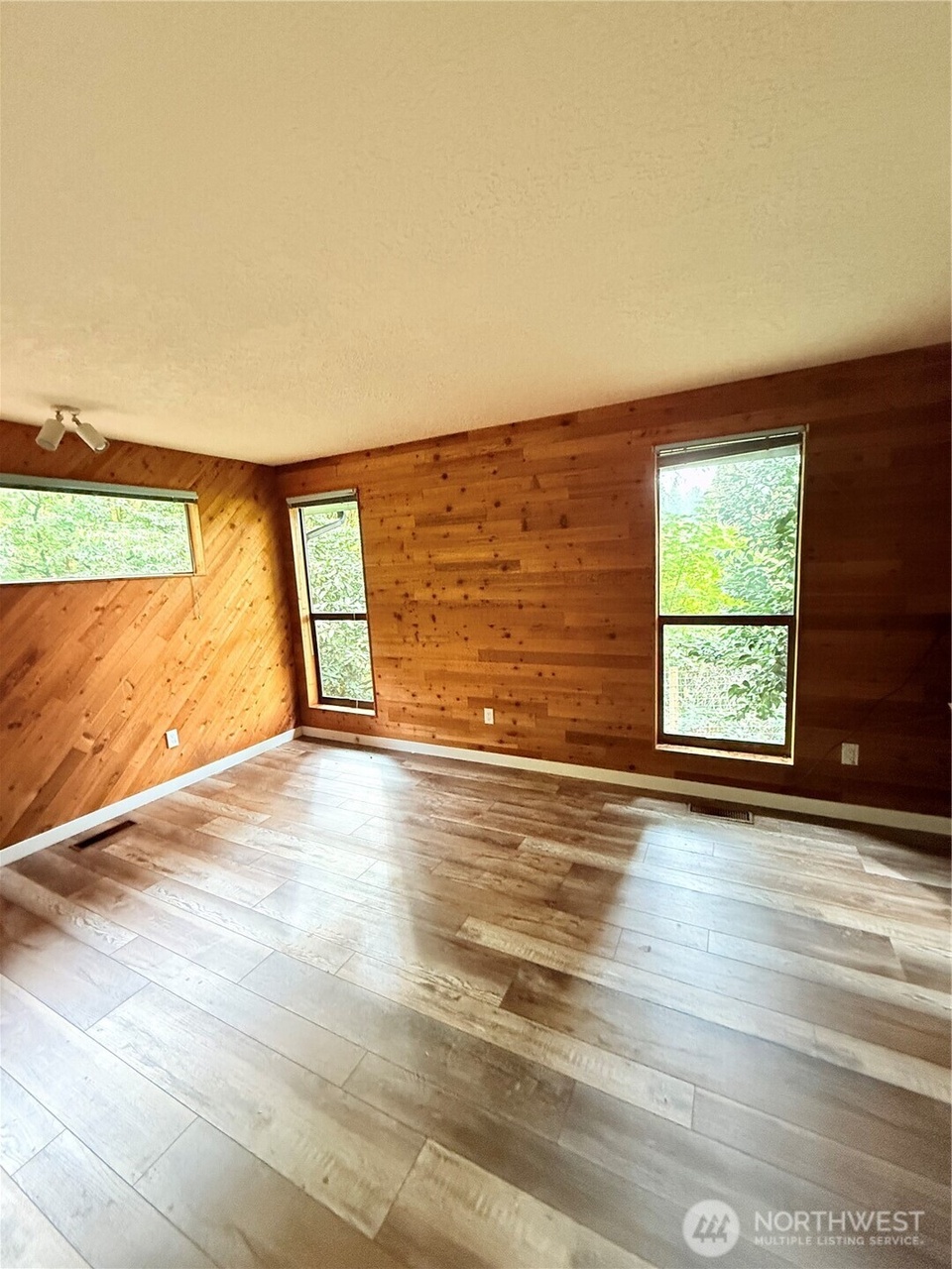 Granite Falls, Washington, 98252, United States, 3 Bedrooms Bedrooms, ,2 BathroomsBathrooms,Residential,Forsale,1990715