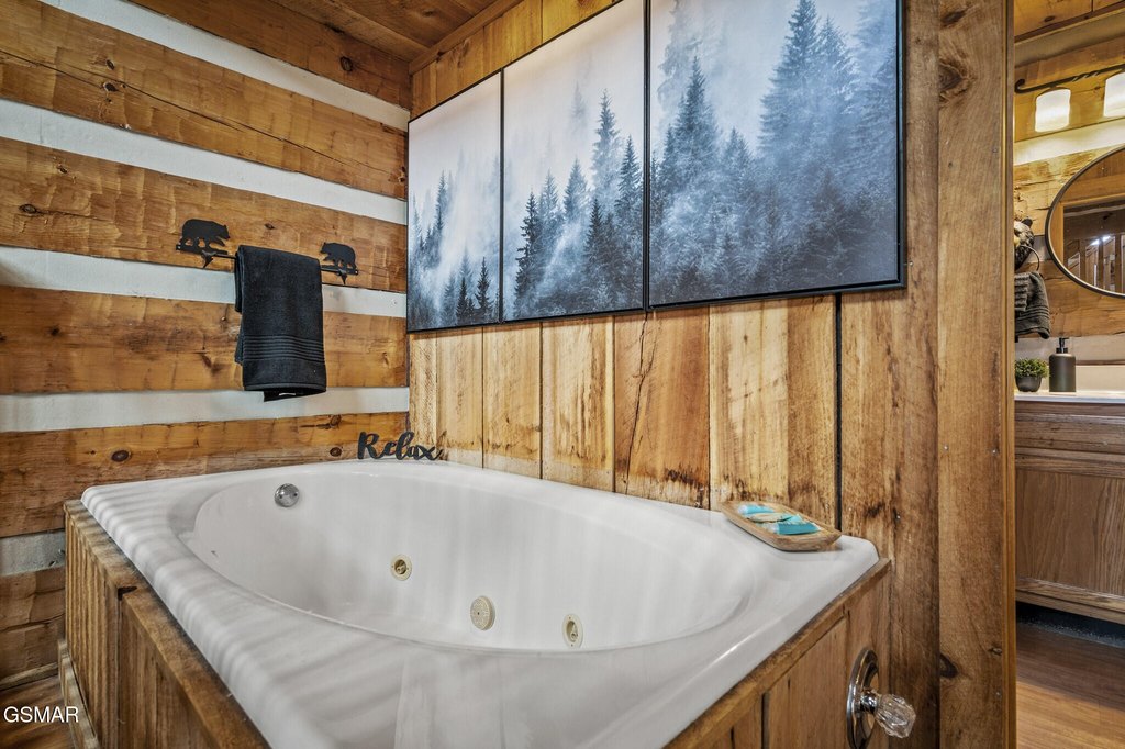 Pigeon Forge, Tennessee, 37863, United States, 1 Bedroom Bedrooms, ,1.5 BathroomsBathrooms,Residential,Forsale,1999442