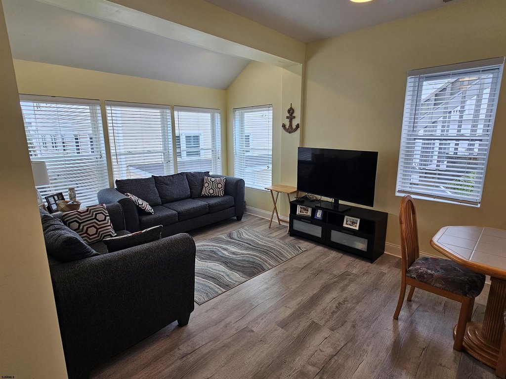 Ventnor, New Jersey, 08406, United States, 6 Bedrooms Bedrooms, ,4 BathroomsBathrooms,Residential,Forsale,1994159