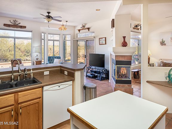 Oro Valley, Arizona, 85755, United States, 2 Bedrooms Bedrooms, ,3 BathroomsBathrooms,Residential,Forsale,1990094