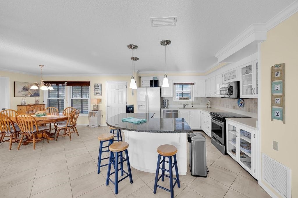 Fernandina Beach, Florida, 32034, United States, 3 Bedrooms Bedrooms, ,2 BathroomsBathrooms,Residential,Forsale,2001135