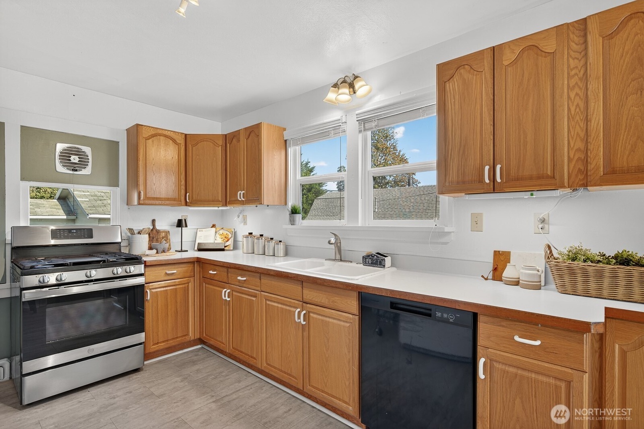 Anacortes, Washington, 98221, United States, 3 Bedrooms Bedrooms, ,2 BathroomsBathrooms,Residential,Forsale,1990712