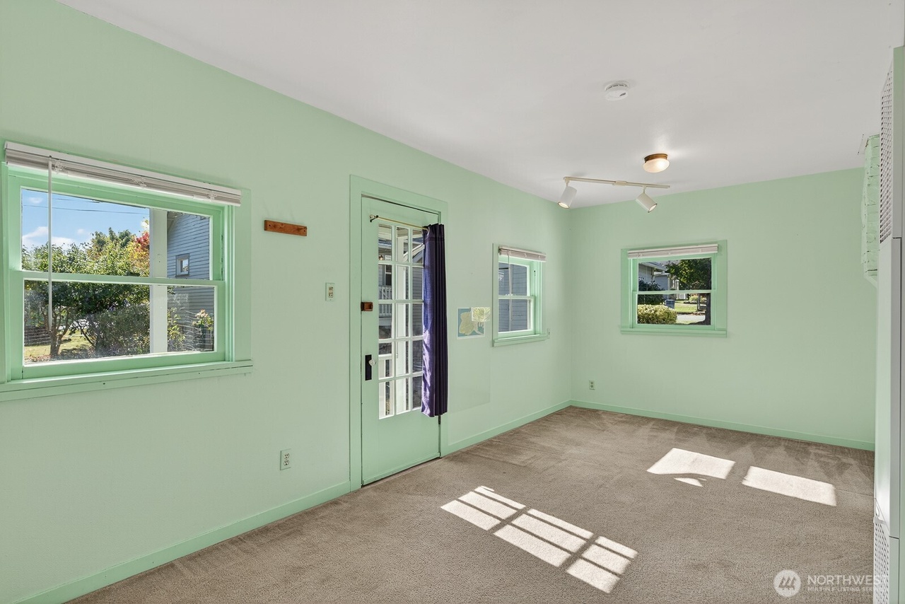 Anacortes, Washington, 98221, United States, 3 Bedrooms Bedrooms, ,2 BathroomsBathrooms,Residential,Forsale,1990712