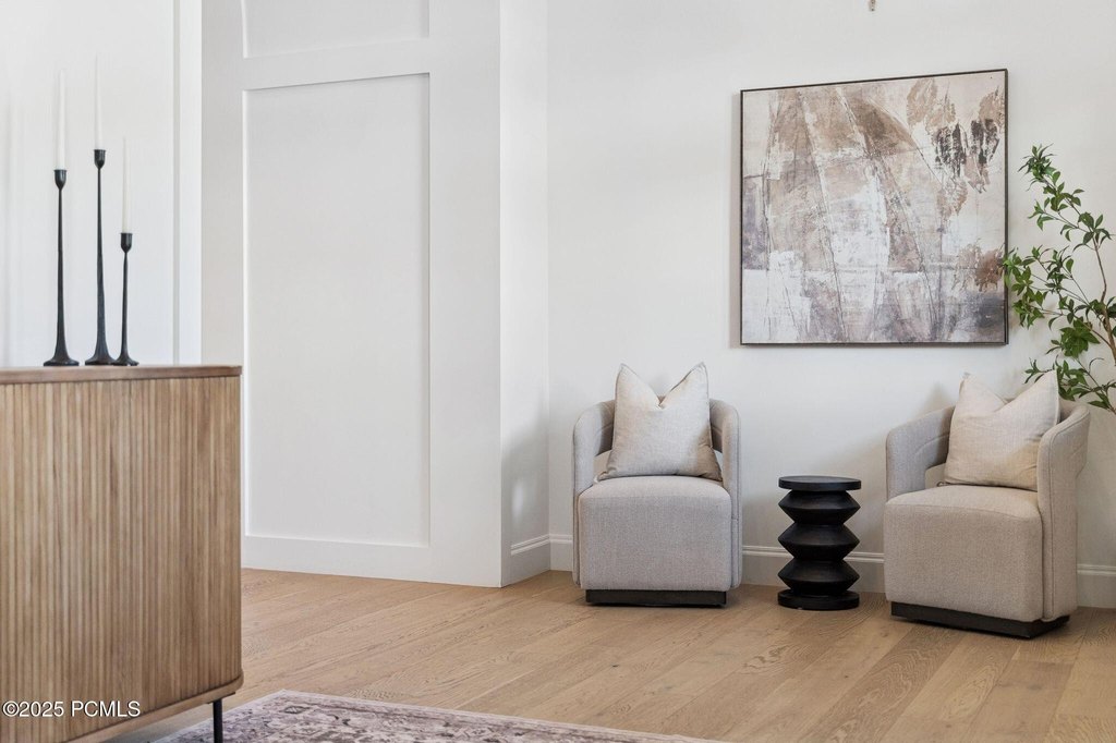 Midway, Utah, 84049, United States, 5 Bedrooms Bedrooms, ,4.5 BathroomsBathrooms,Residential,Forsale,2000237