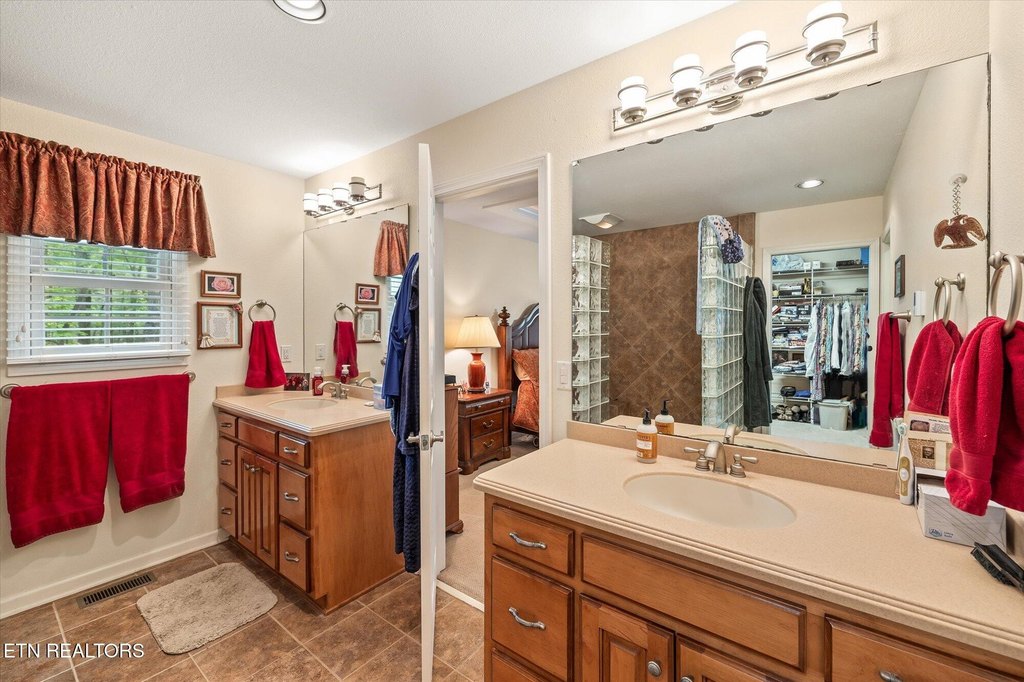 Fairfield Glade, Tennessee, 38558, United States, 3 Bedrooms Bedrooms, ,3 BathroomsBathrooms,Residential,Forsale,1960016