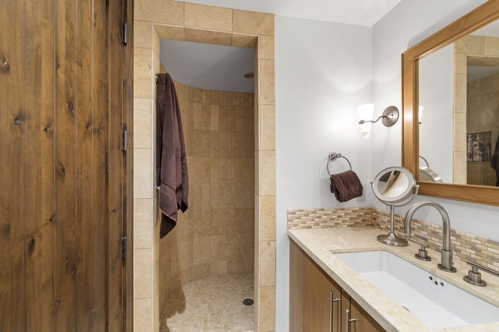 Donnelly, Idaho, 83615, United States, 3 Bedrooms Bedrooms, ,4 BathroomsBathrooms,Residential,Forsale,1996721