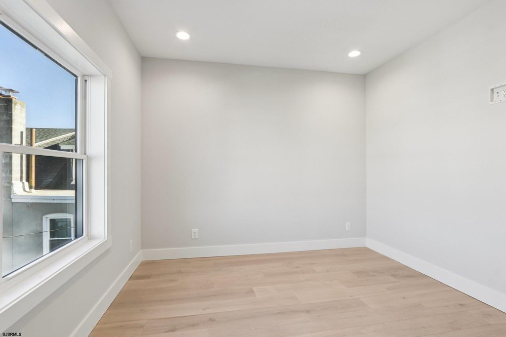 Atlantic City, New Jersey, 08401, United States, 3 Bedrooms Bedrooms, ,2.5 BathroomsBathrooms,Residential,Forsale,2004607