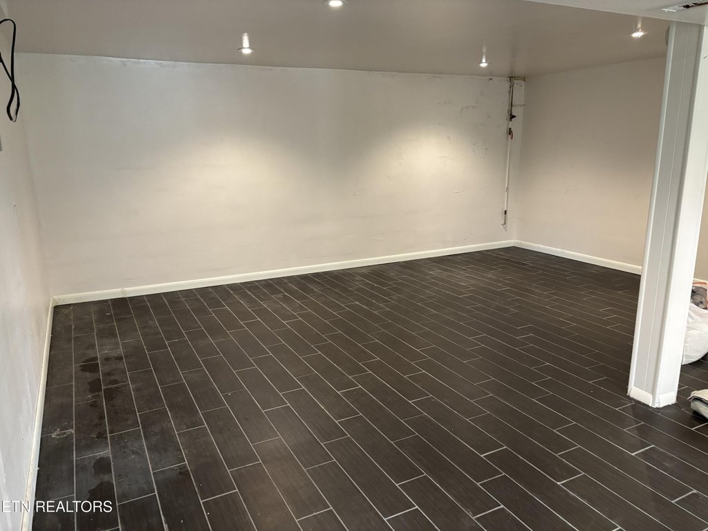 Knoxville, Tennessee, 37920, United States, 3 Bedrooms Bedrooms, ,2 BathroomsBathrooms,Residential,Forsale,1999456