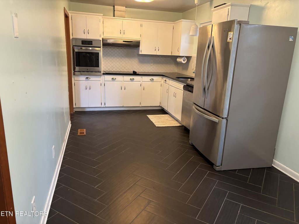 Knoxville, Tennessee, 37920, United States, 3 Bedrooms Bedrooms, ,2 BathroomsBathrooms,Residential,Forsale,1999456